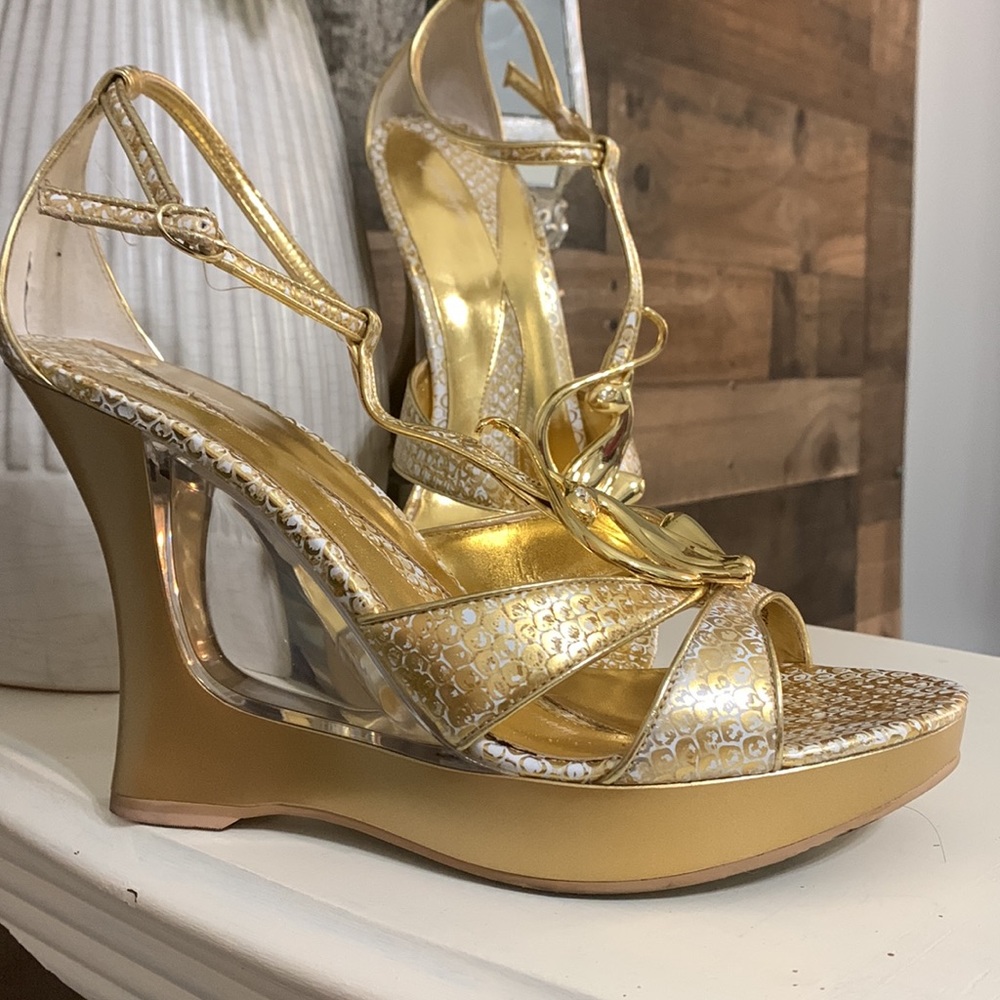 🍃🌸 Baby Phat Wedge Heels Size 10